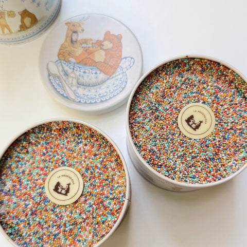 Dot Cake en Lata de Regalo Reutilizable – El Postre Viral que Cruje en Cada Bocado