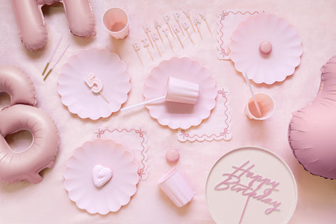 Topper acrílico “Happy Birthday” rosa claro para tarta.