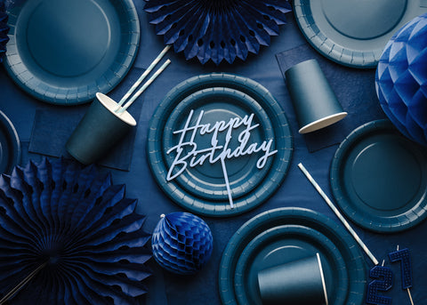 Topper acrílico “Happy Birthday” azul claro para tarta.