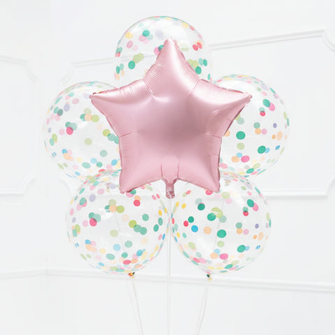 Bouquet globo de Estrella y cinco globos confeti hinchados con Helio
