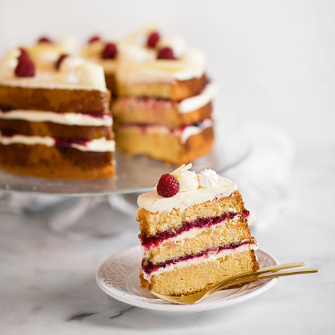 Tarta de frambuesa con frosting de queso